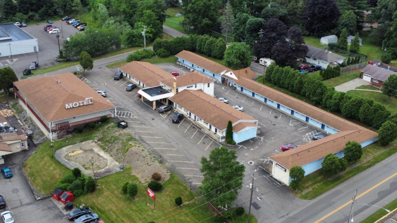 Parkway Inn Vestal Экстерьер фото