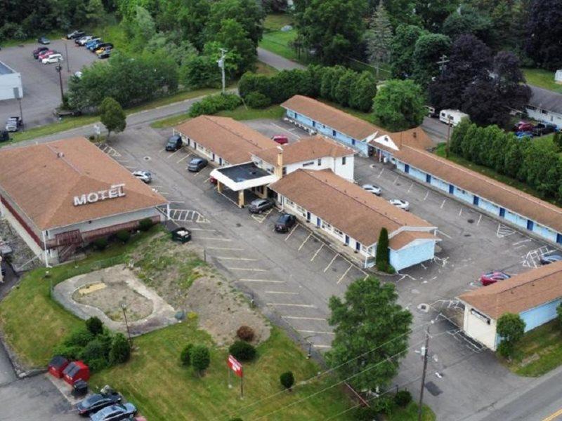 Parkway Inn Vestal Экстерьер фото