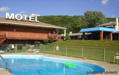 Parkway Inn Vestal Экстерьер фото