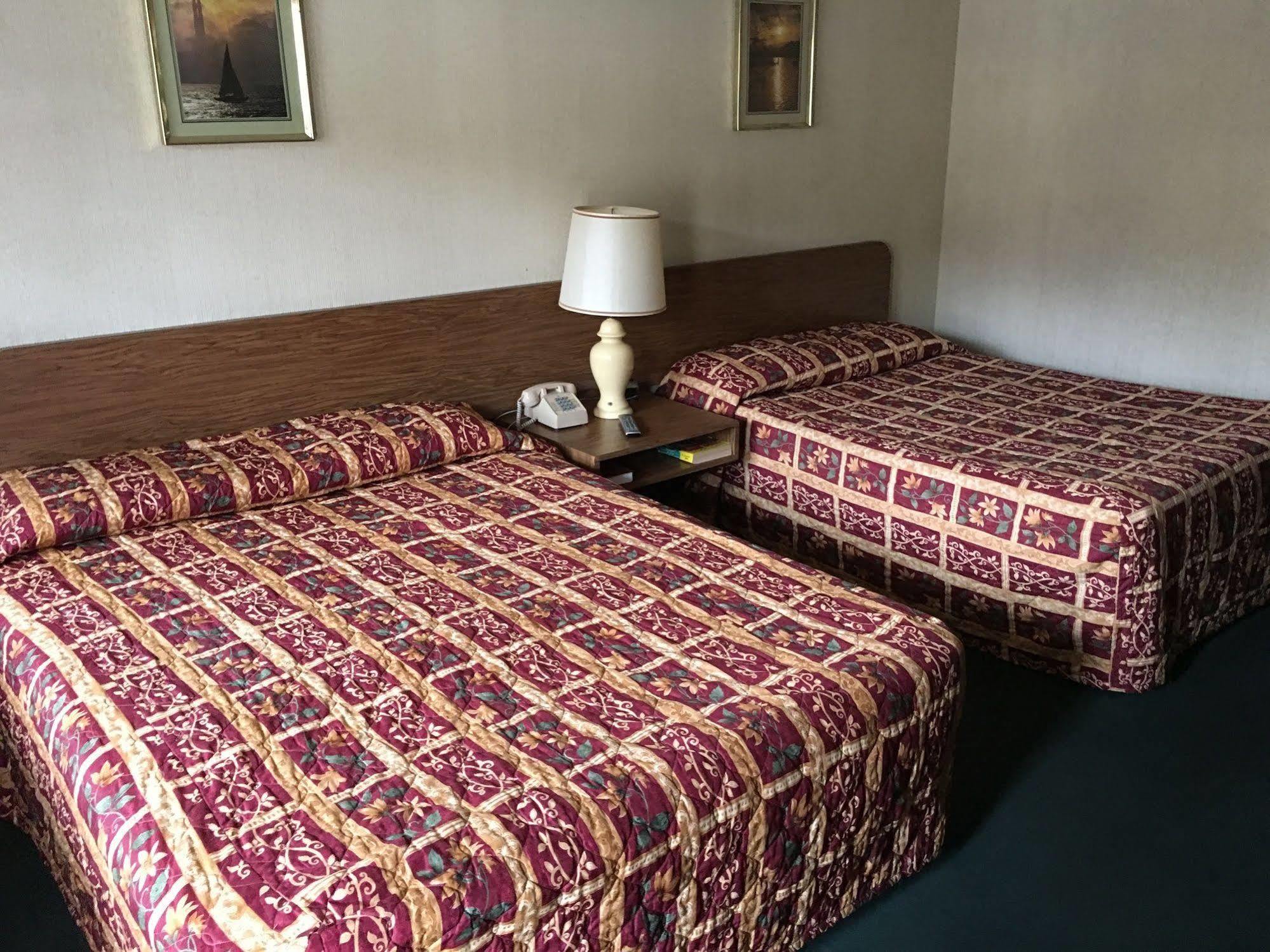 Parkway Inn Vestal Экстерьер фото