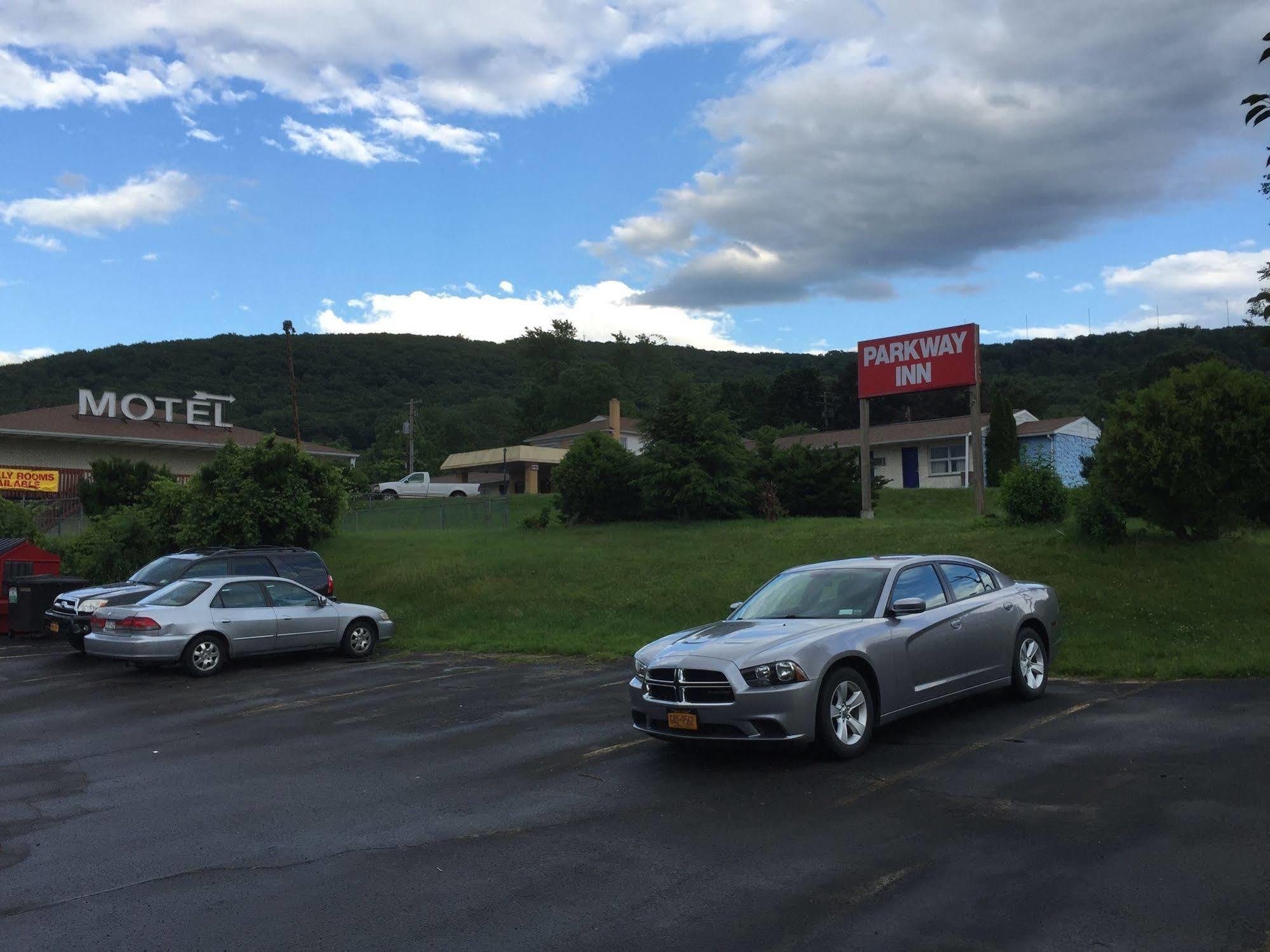 Parkway Inn Vestal Экстерьер фото