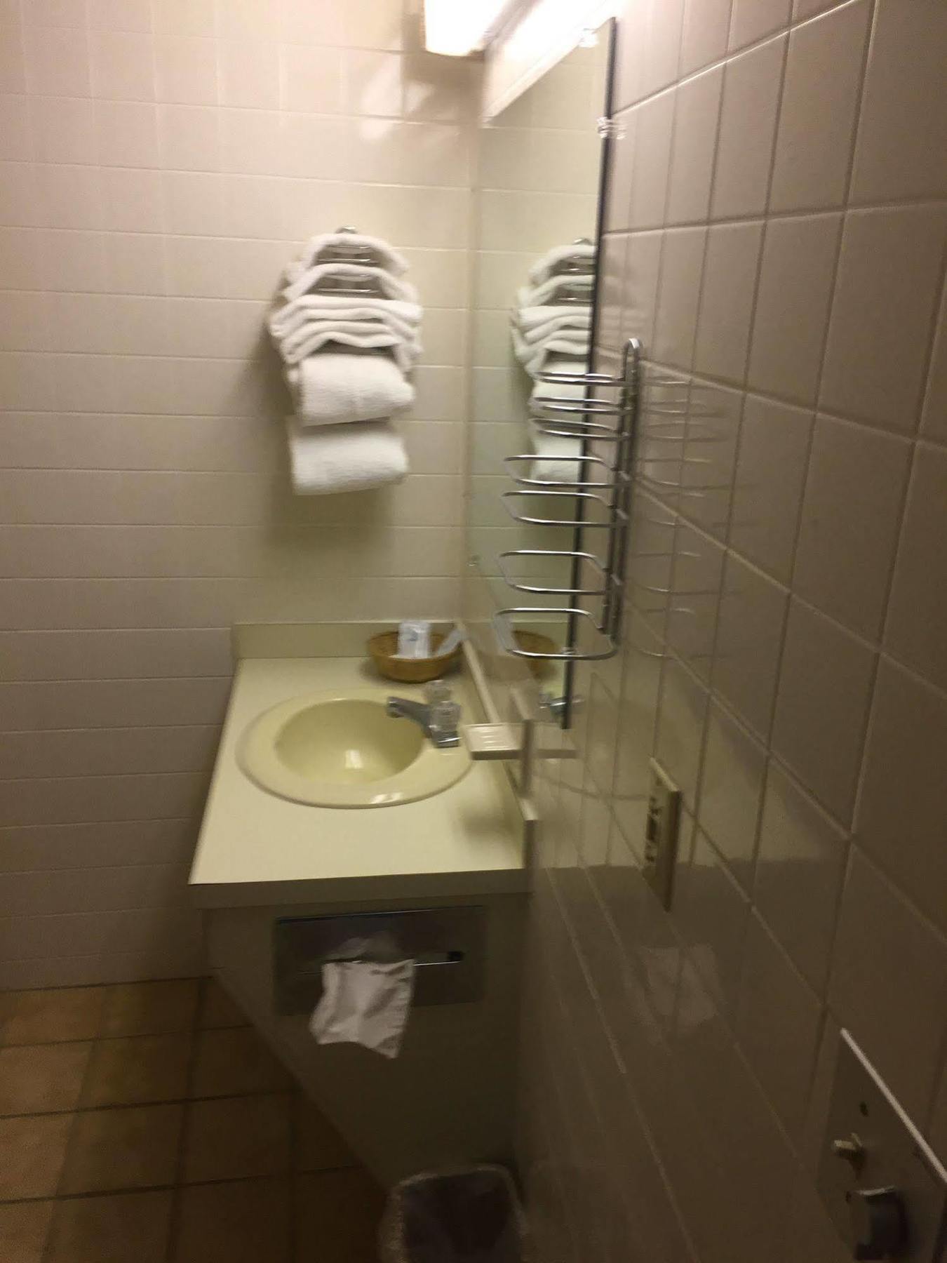 Parkway Inn Vestal Экстерьер фото